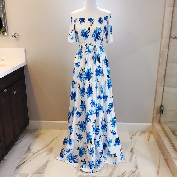 ✨HP✨ Blue floral off shoulder maxi dress - Picture 3 of 7